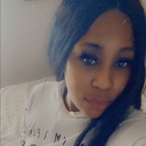 Meet your Posher, Carla